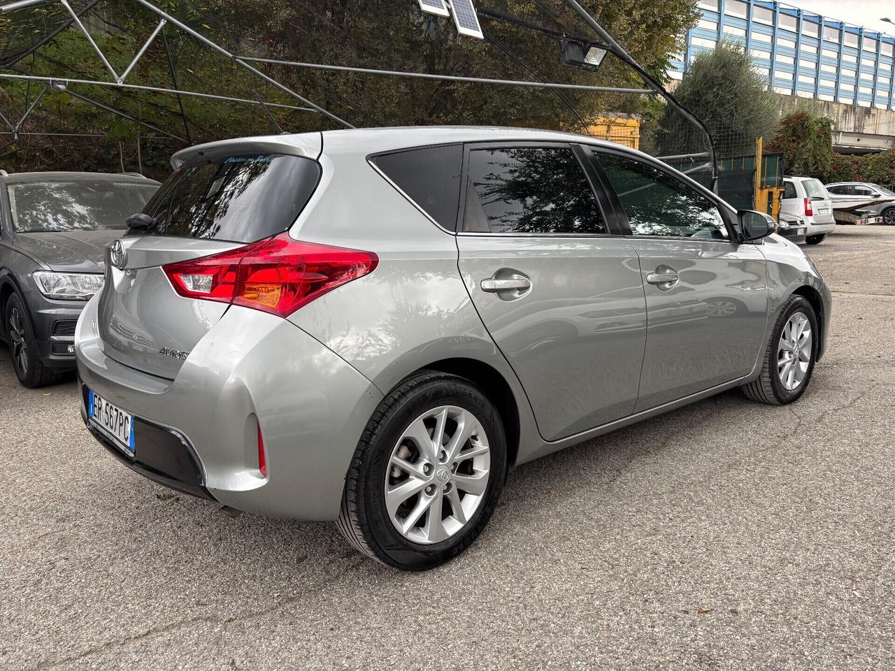 Toyota Auris 1.4 D-4D 5 porte ok neopatentati