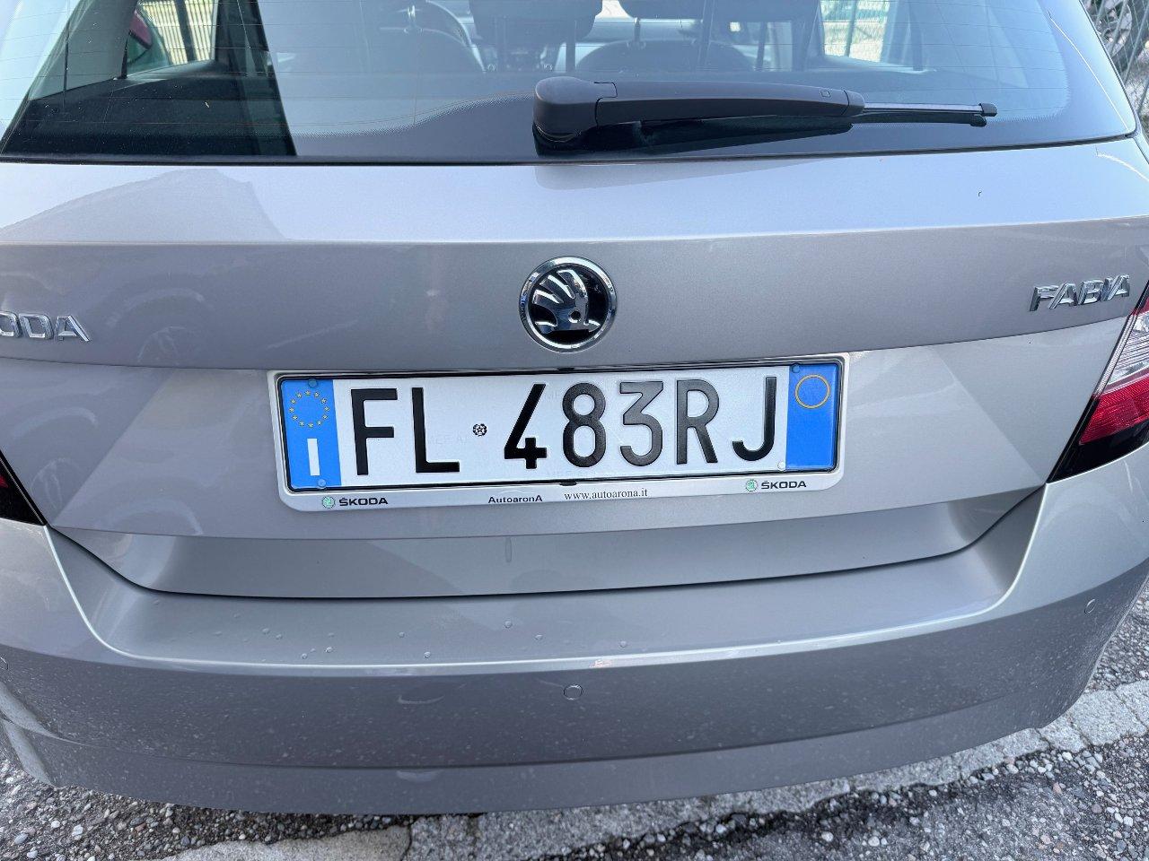 Skoda Fabia 5 Porte Fabia 1.0 mpi Twin Color Design Edition Argento 60cv