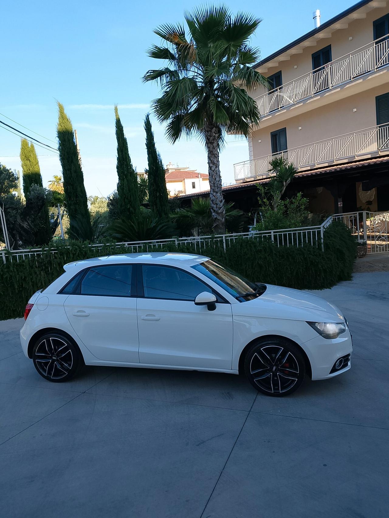 Audi A1 1.6 TDI S line edition