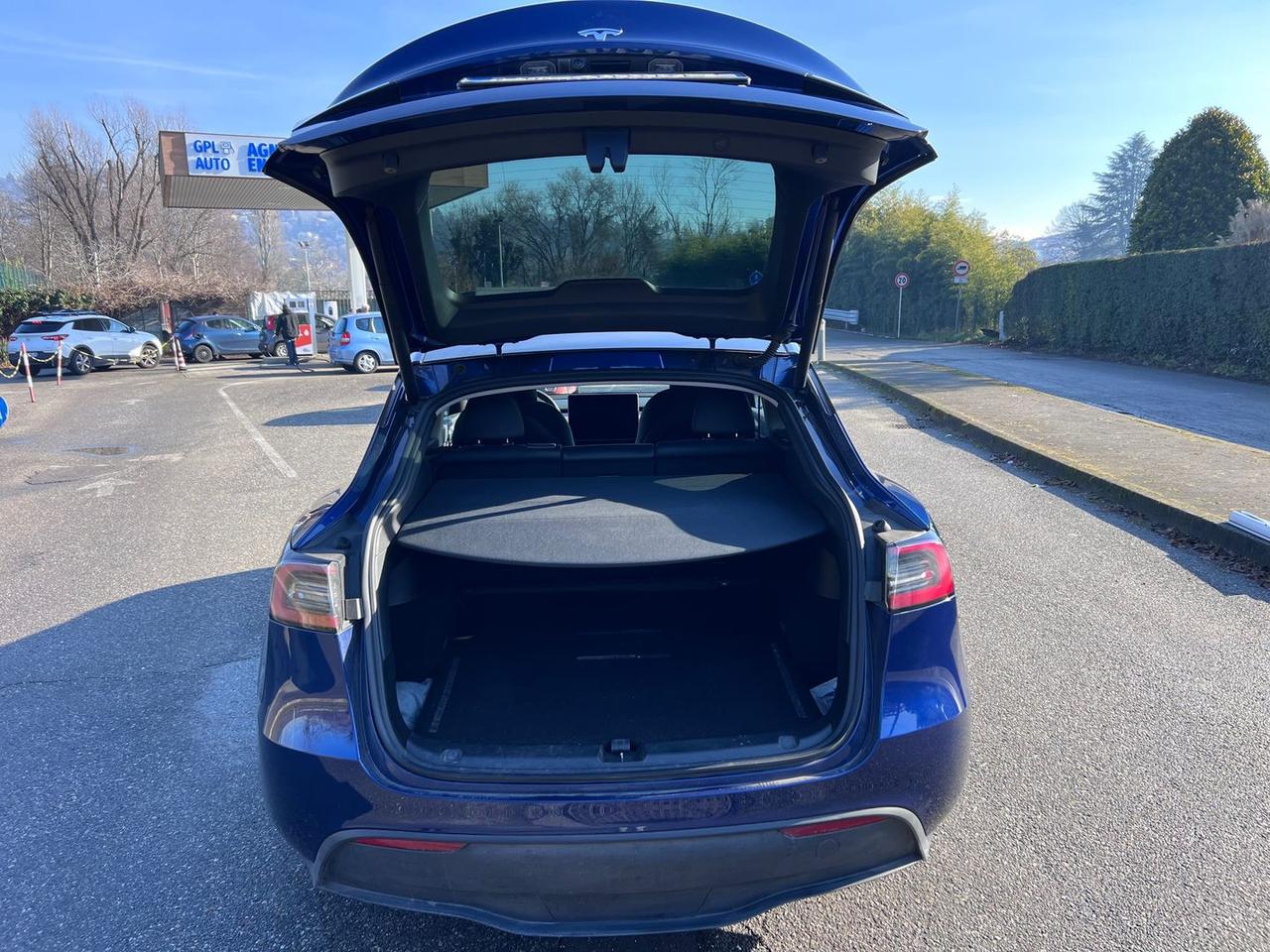 Tesla Model Y Single Motor rwd- DOPPI cerchi da 20"- autopilot