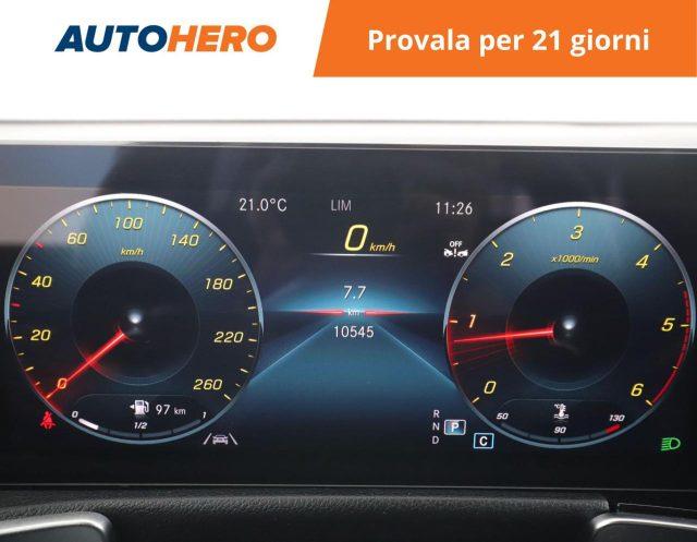 MERCEDES-BENZ GLB 180 d Automatic Premium