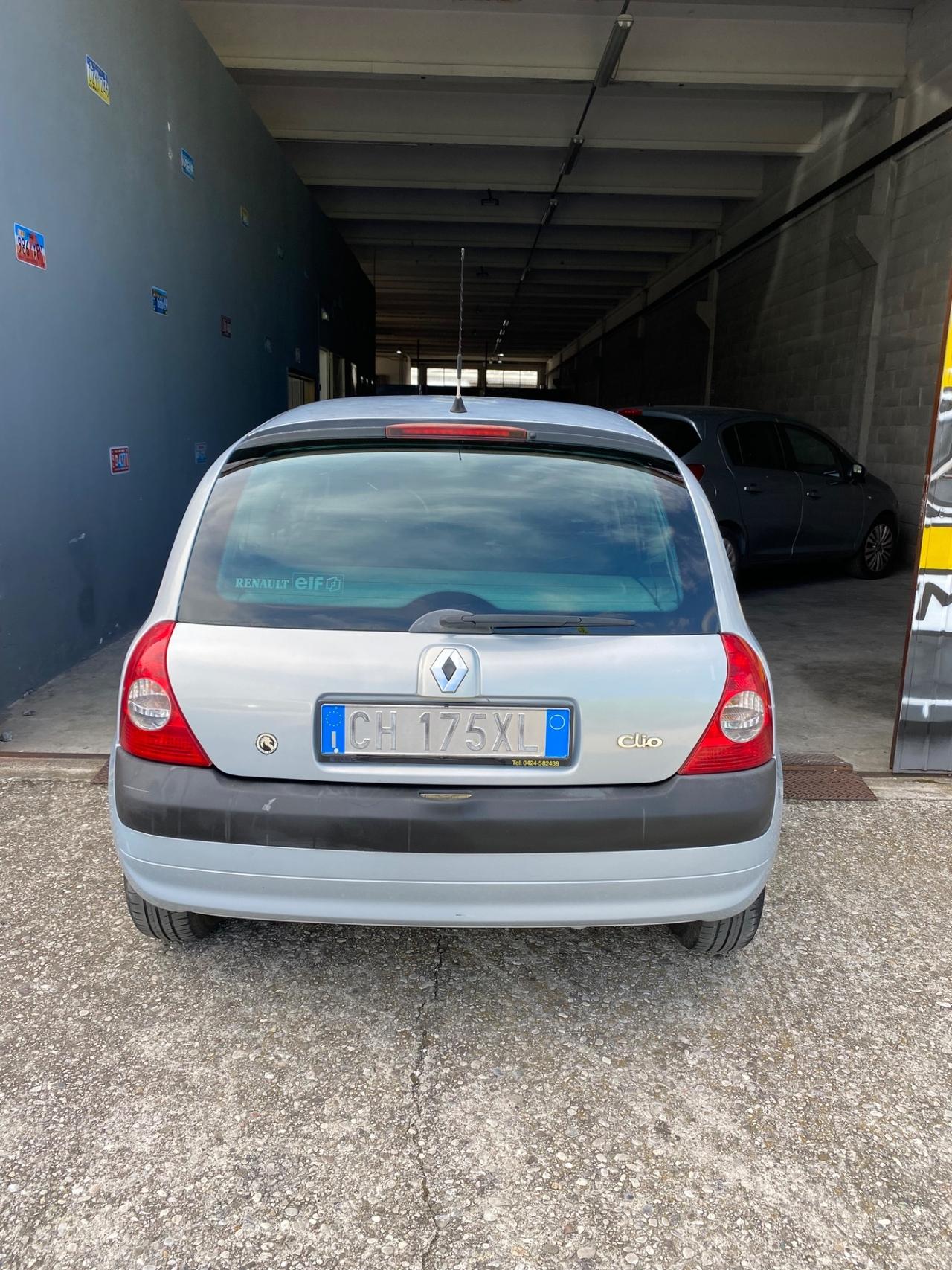 Renault Clio 1.2 16V 3 porte Neopatentati