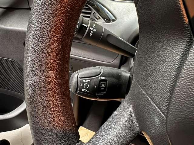 Peugeot 208 208 I 2015 5p 1.6 bluehdi Touch 75cv