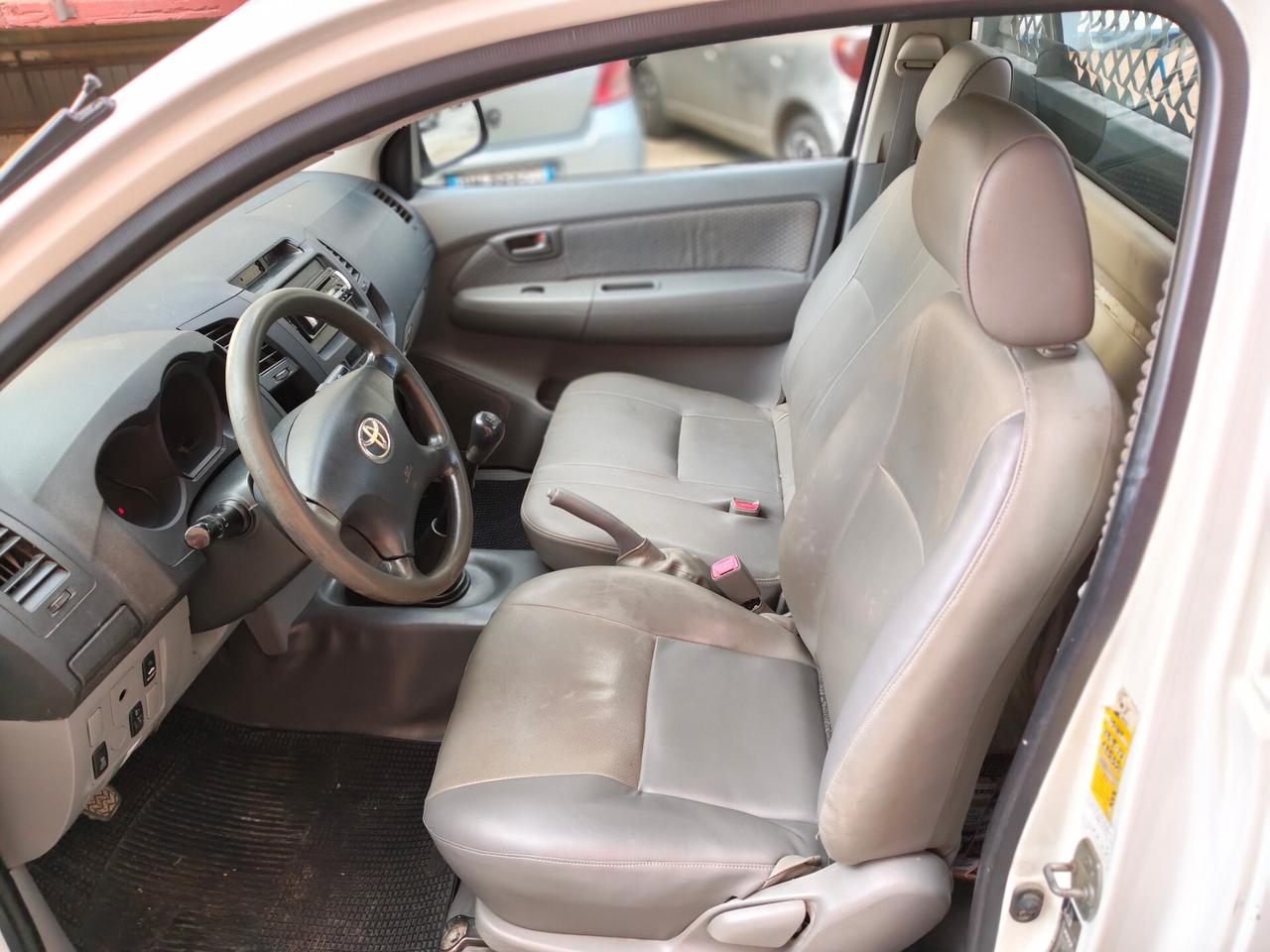 Toyota Hilux 2.5 D-4D 2WD 2p. Ribaltabile