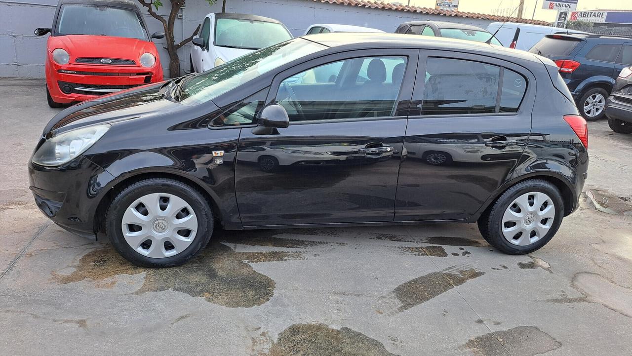 Opel Corsa 1.2 5 porte Club