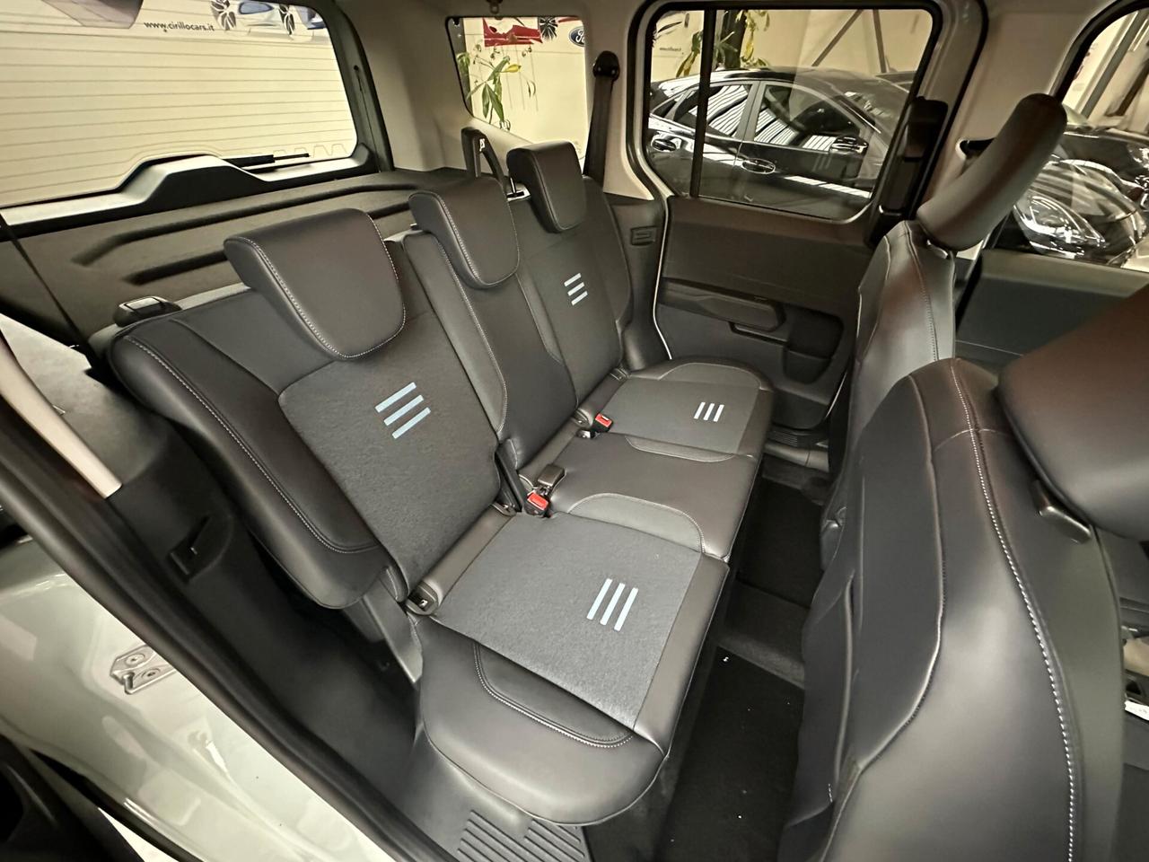 Ford Tourneo Courier 1.0 EcoBoost Active