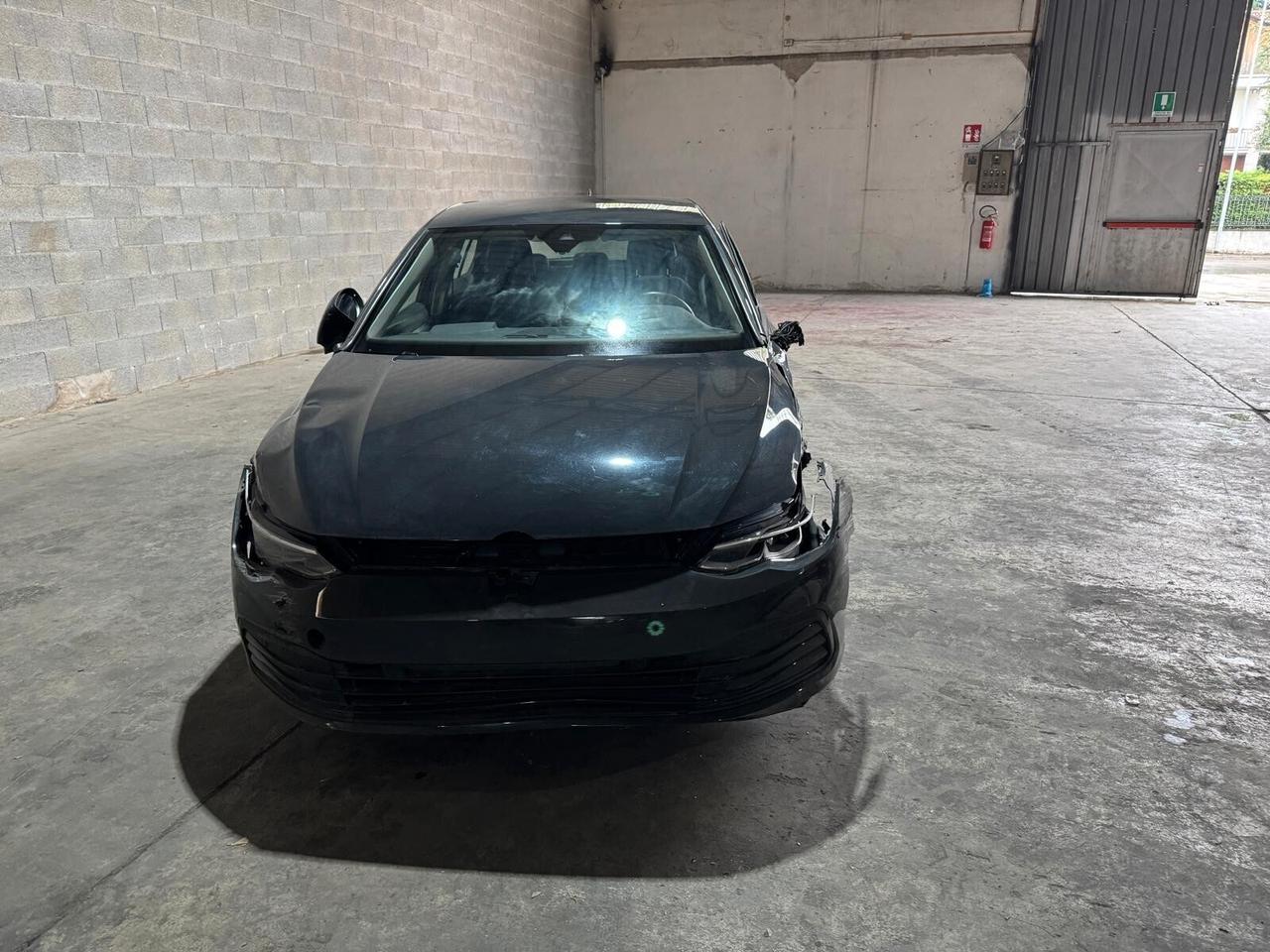 Volkswagen Golf 1.0 etsi 110cv dsg INCIDENTATA