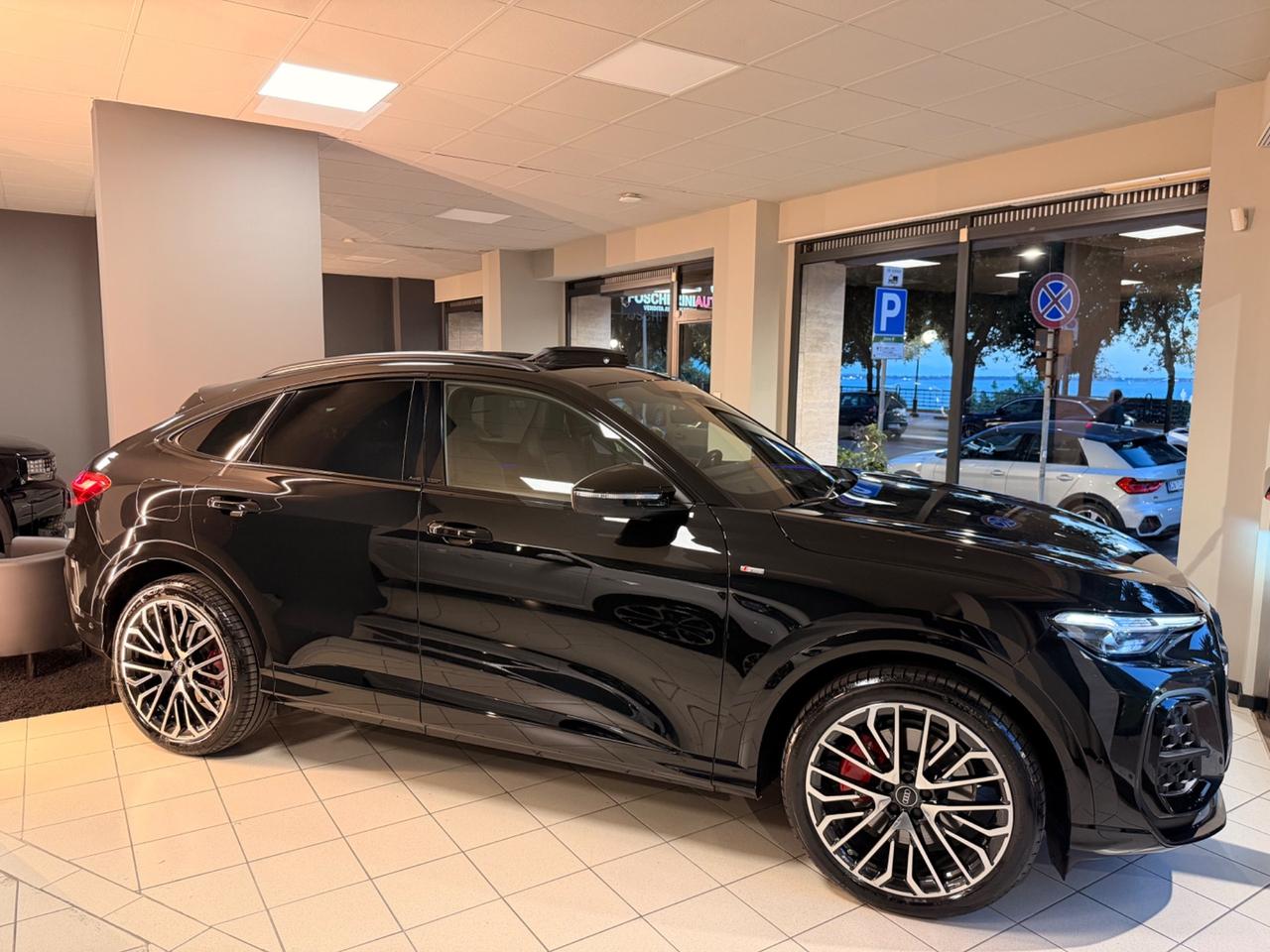 Audi Q5 SPB S line edition Total Black 2026