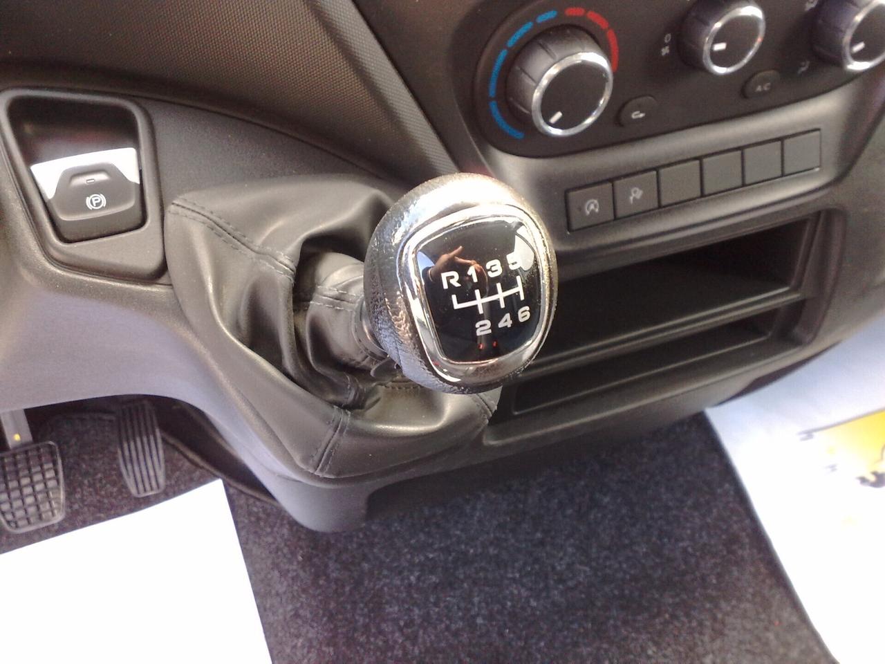 Iveco Daily 35s14 2.3hpt GRANVOLUME - 2021