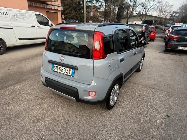 Fiat Panda 1.0 FireFly S&S Hybrid adatta a neopatentati