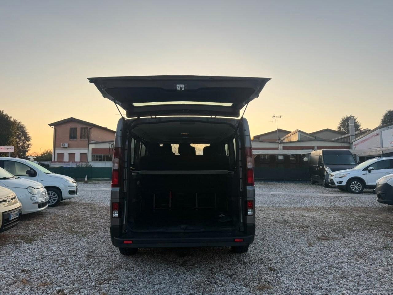 RENAULT TRAFIC PASSENGER T29 2.0 dCi 145 CV L2H1 ENERGY ZEN – SOLO 22.000 KM
