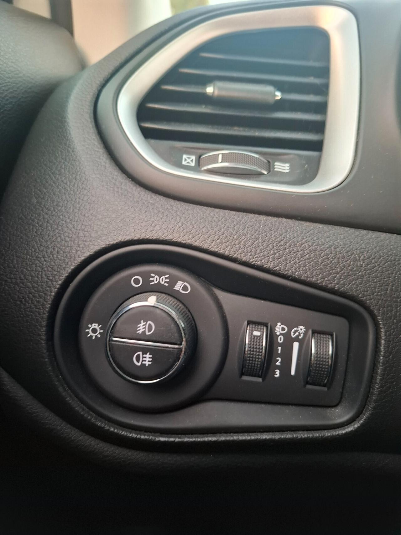 JEEP RENEGADE 1.6 M-JET 130cv- CRUISE-LED *MY 22*