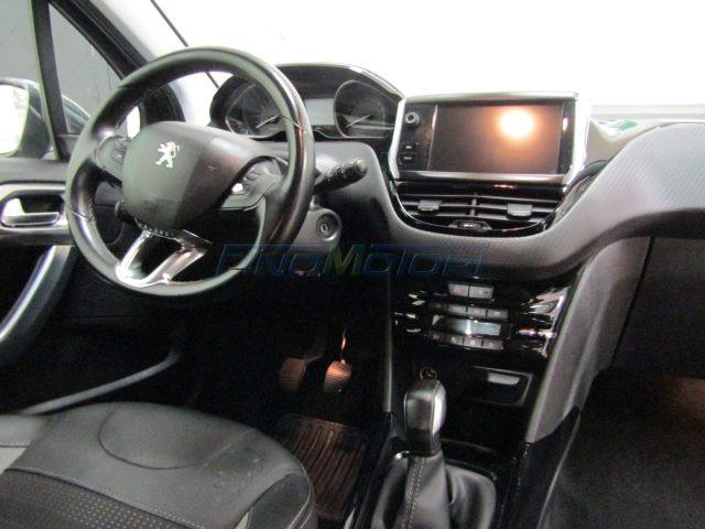 PEUGEOT 2008 1.2 110 CV PureTech Turbo Allure