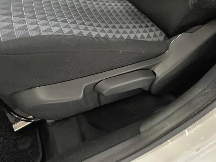 Peugeot 108 Active VTi 72cv S&S Neopatentati