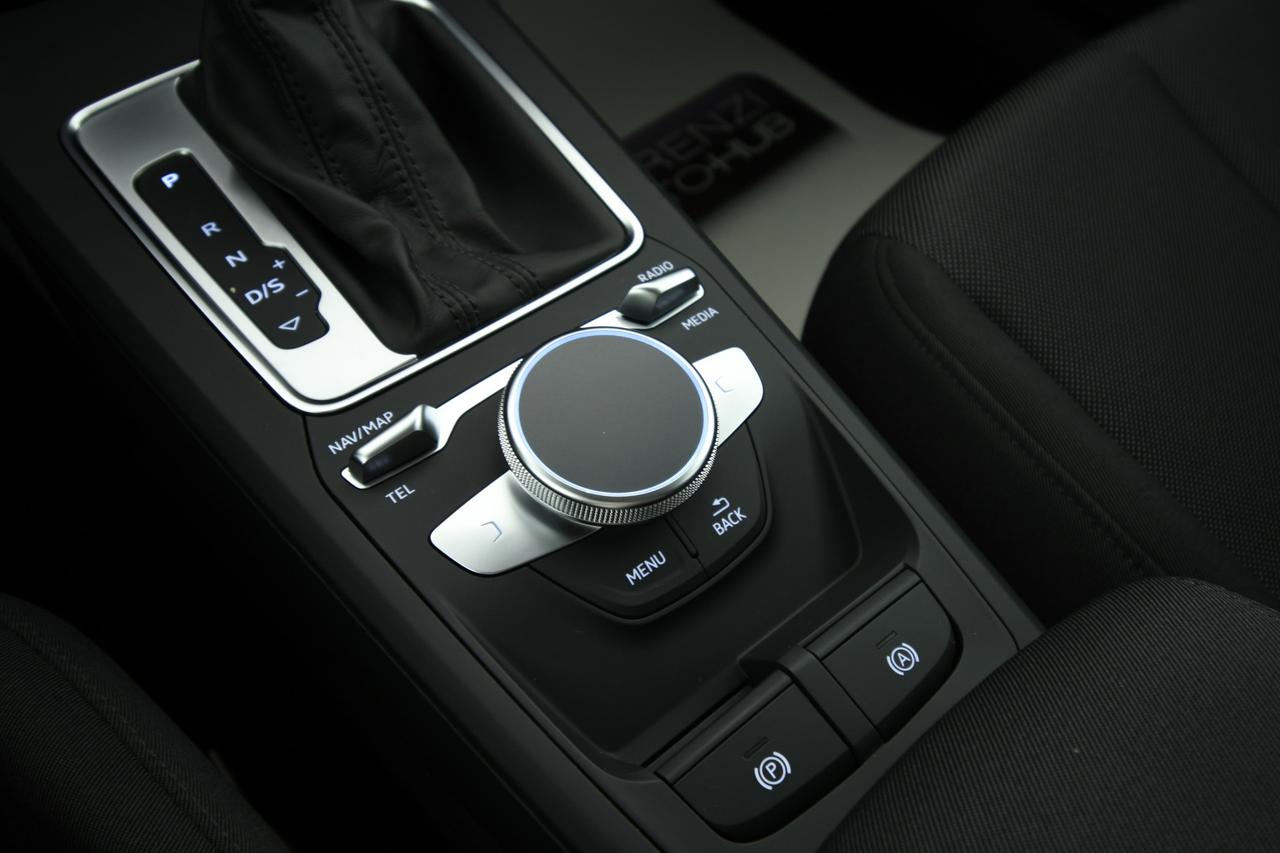 AUDI Q2 30 2.0 tdi Business s-tronic NEOPATENTATI+CAMERA+ACC