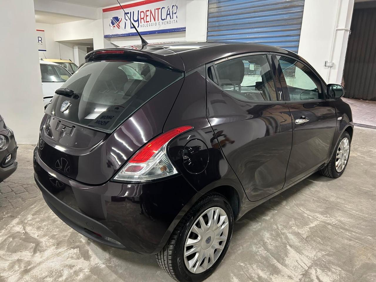 Lancia Ypsilon 1.2 69 CV 5 porte Gold