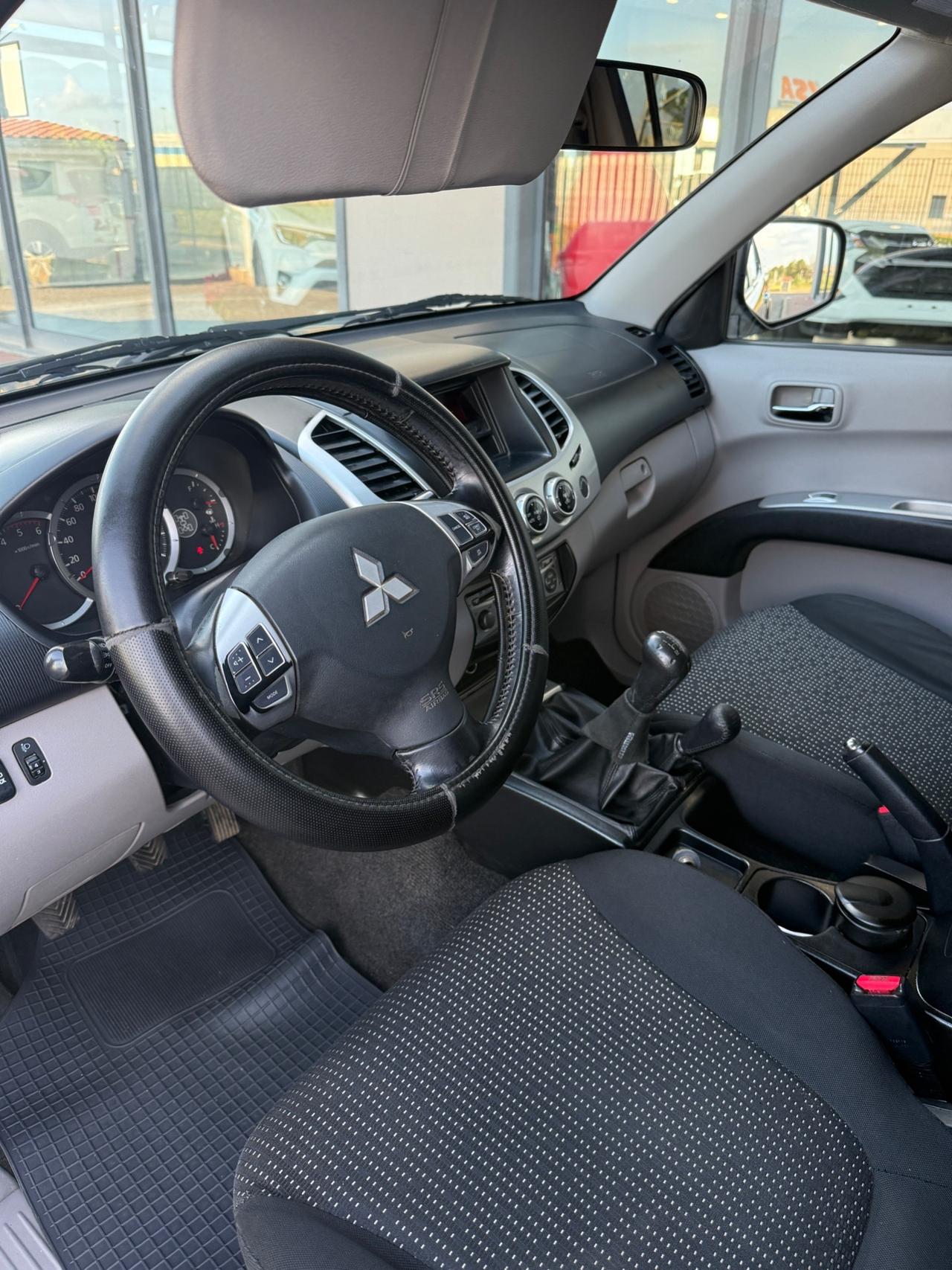 Mitsubishi L200 2.5 DI-D 136CV Intense GANCIO TRAINO