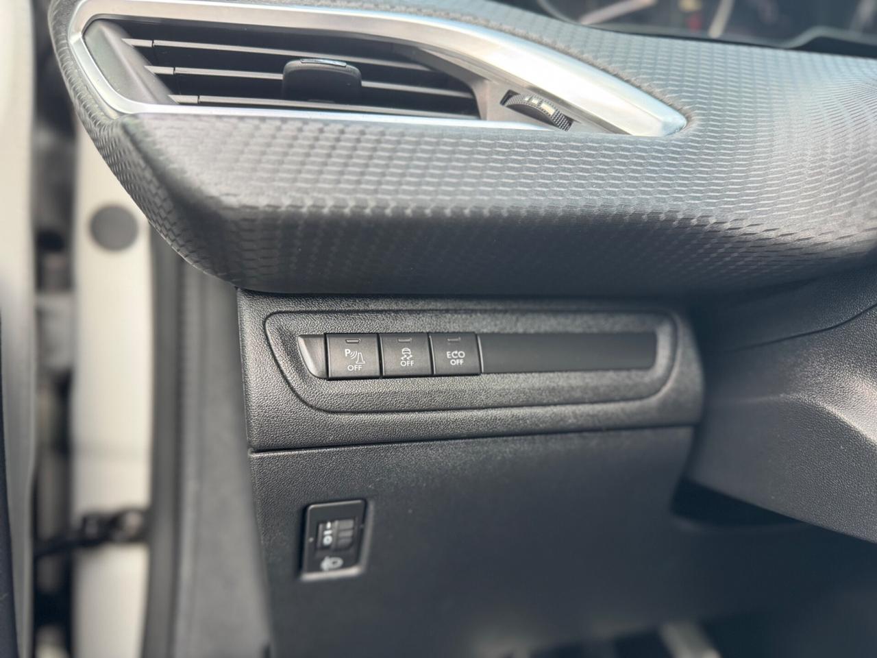 Peugeot 208 GT Line 1.2 110CV NEOPATENTATI