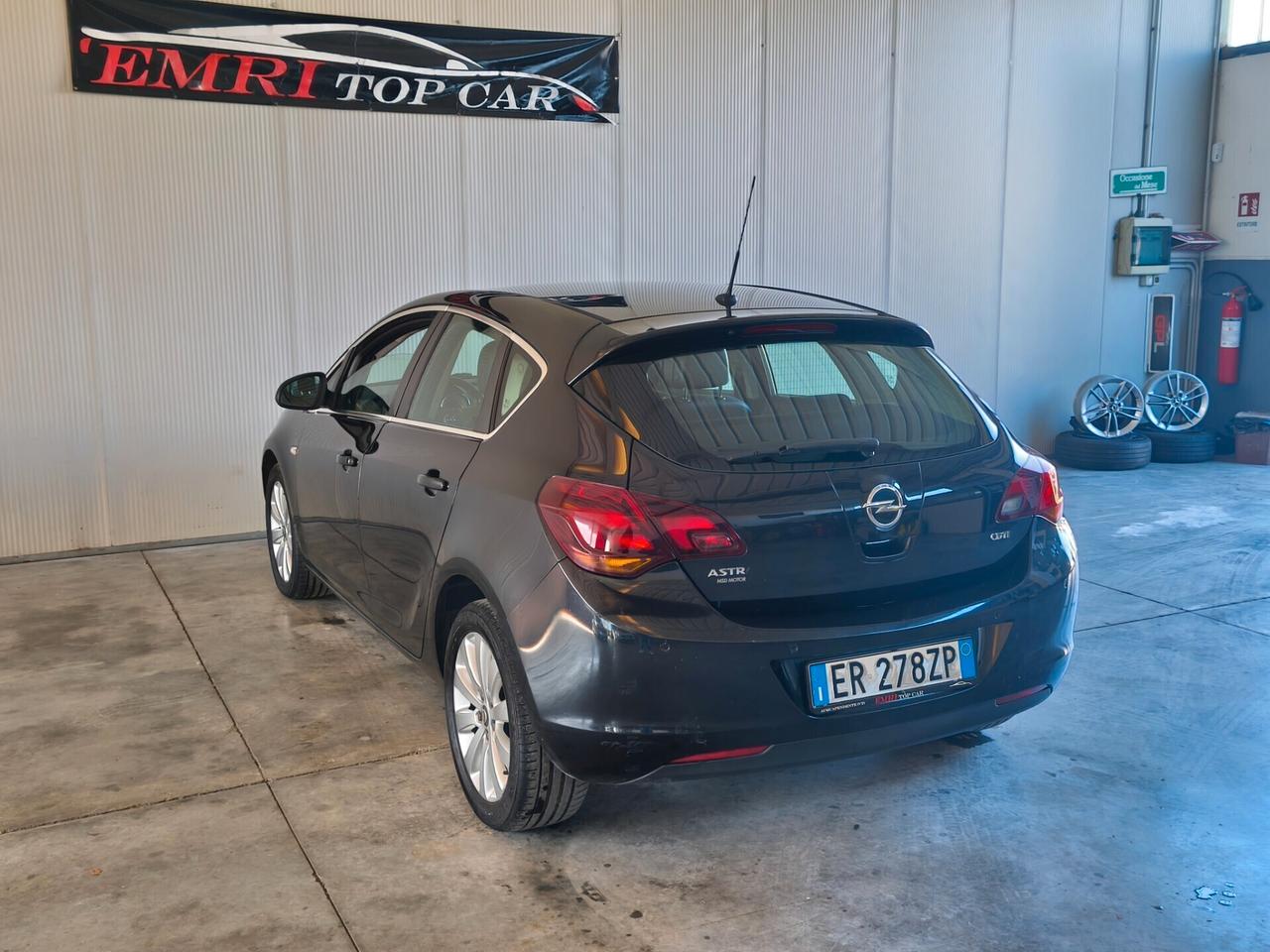 Opel Astra 1.7 CDTI 110CV 5 porte