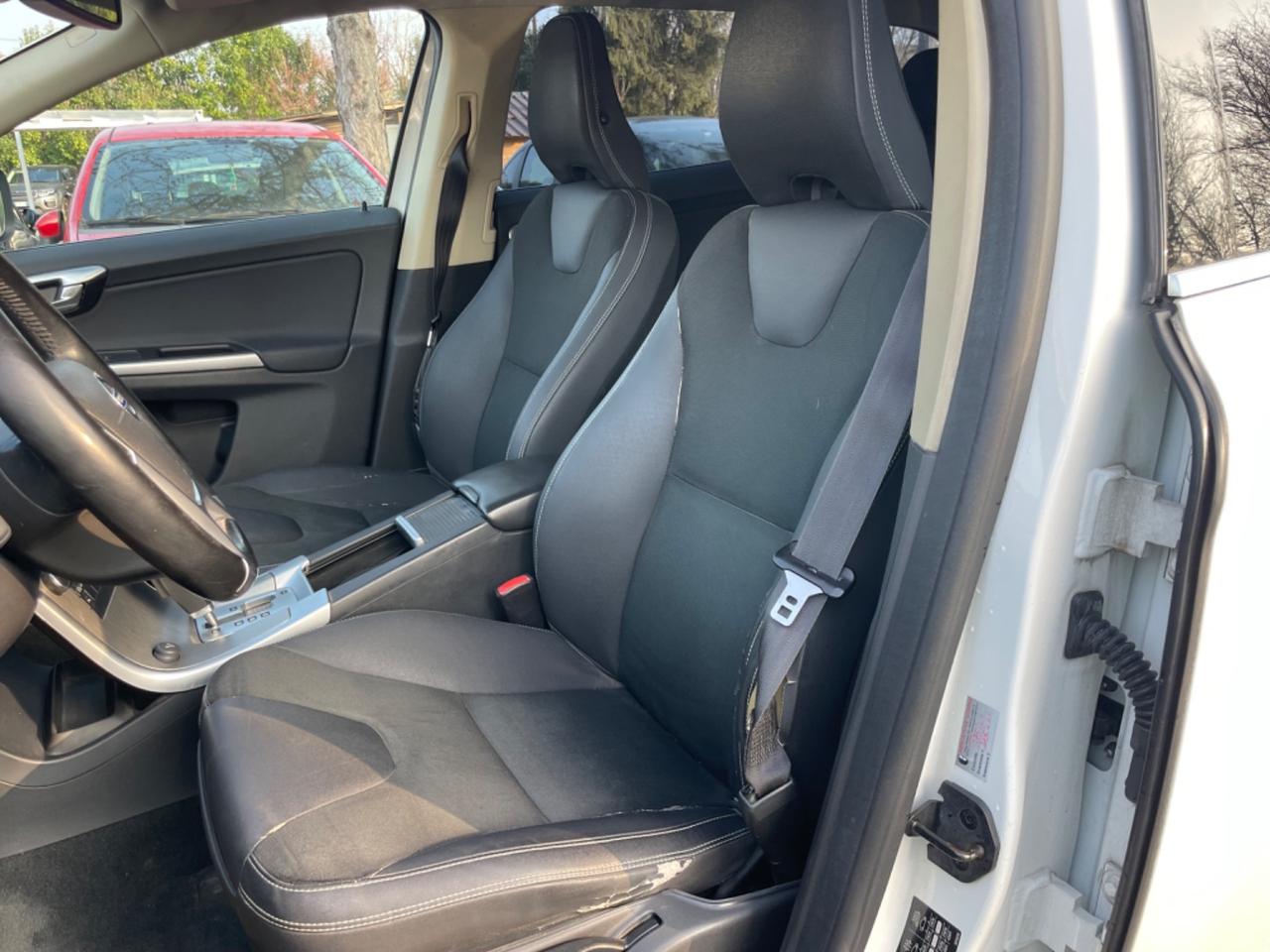 Volvo XC 60 XC60 2.4 D 175 CV FWD DRIVe Momentum