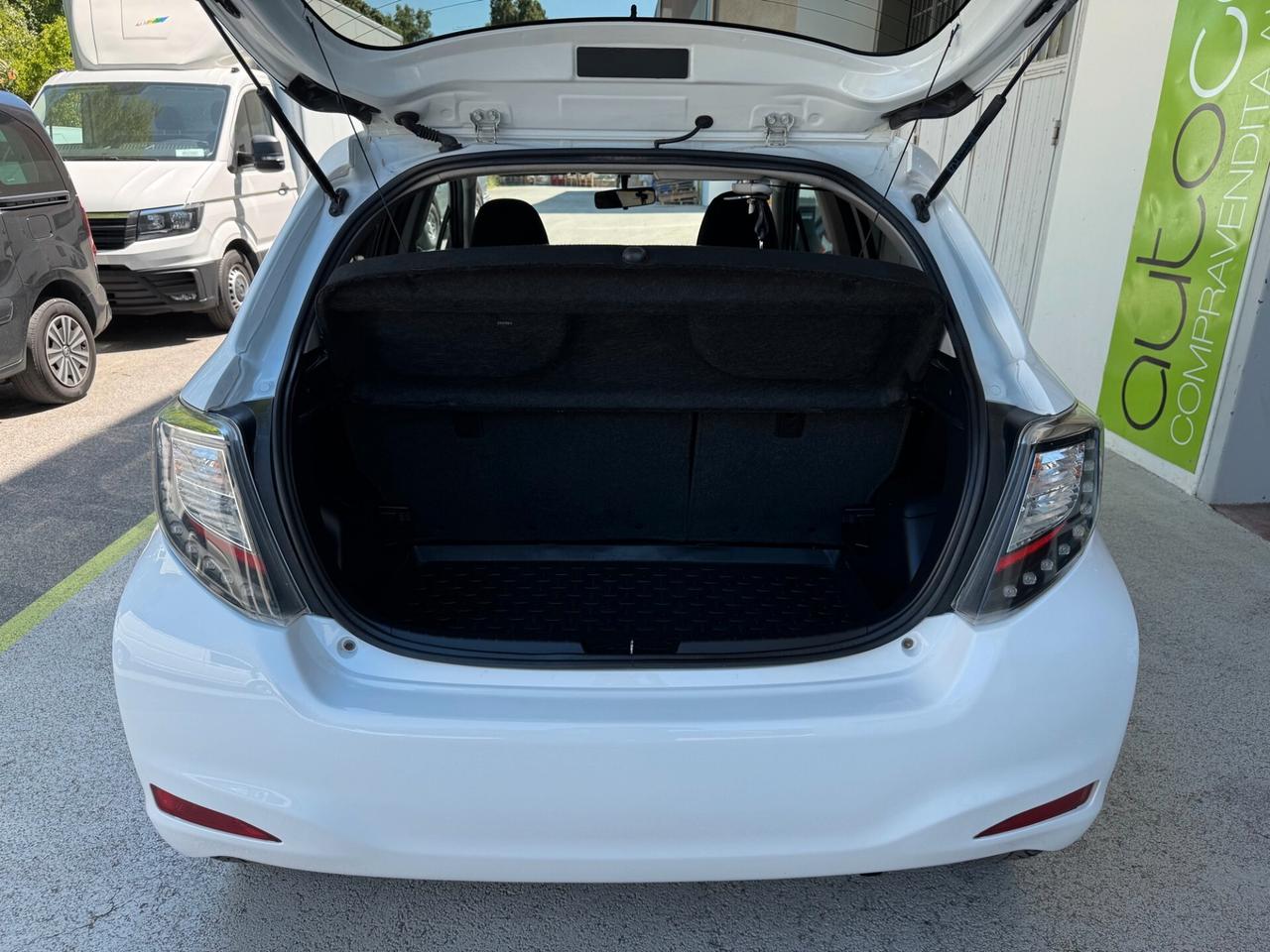Toyota Yaris LOUNGE 5P GARANZIA 24 MESI NEOPATENT.