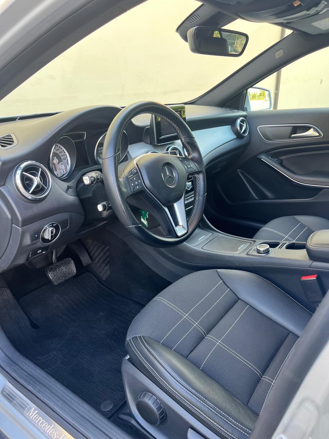 Mercedes-benz GLA 220 CDI Automatic 4Matic Premium