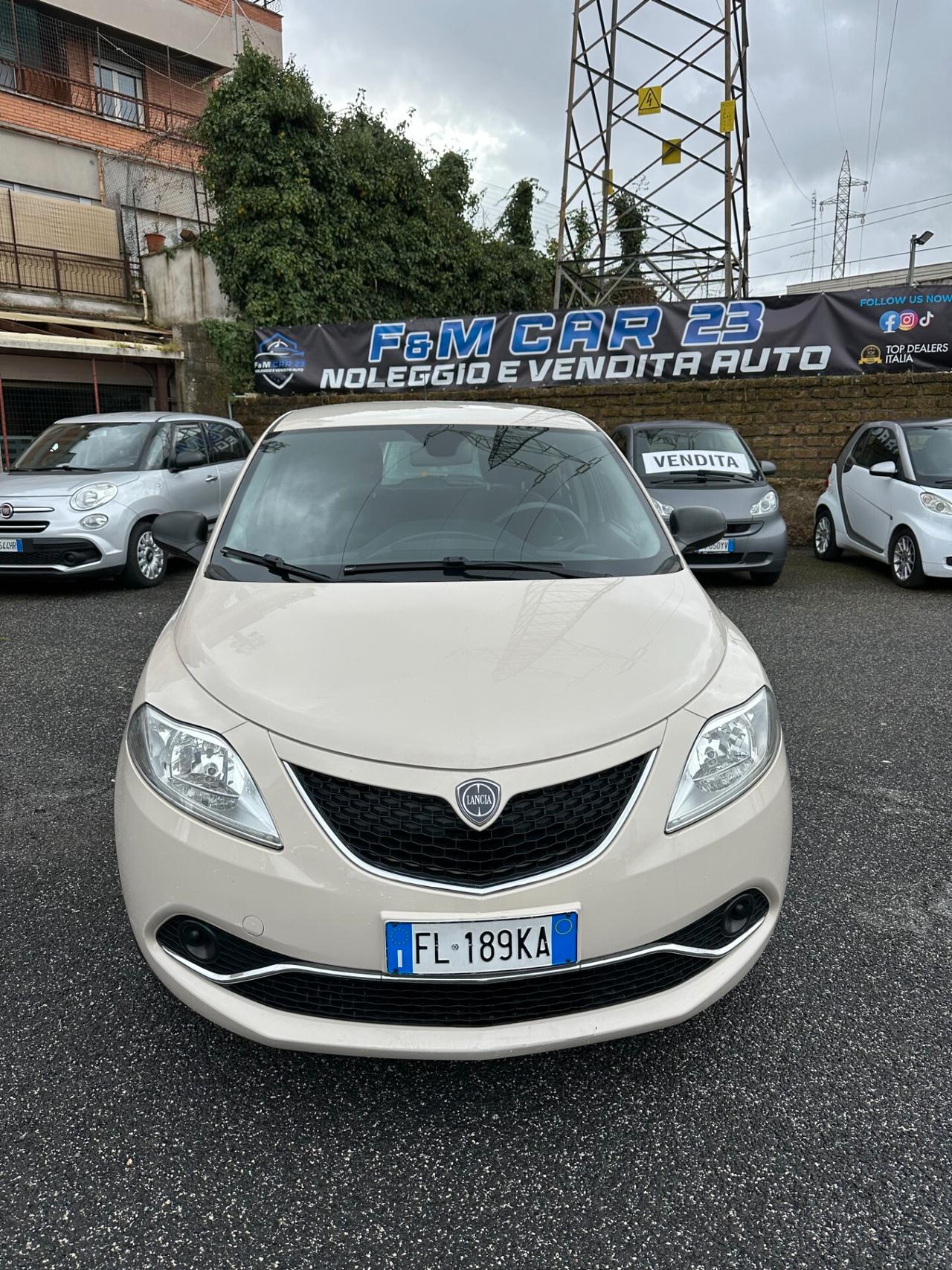 Lancia Ypsilon 70.000KM NEOPATENTATI