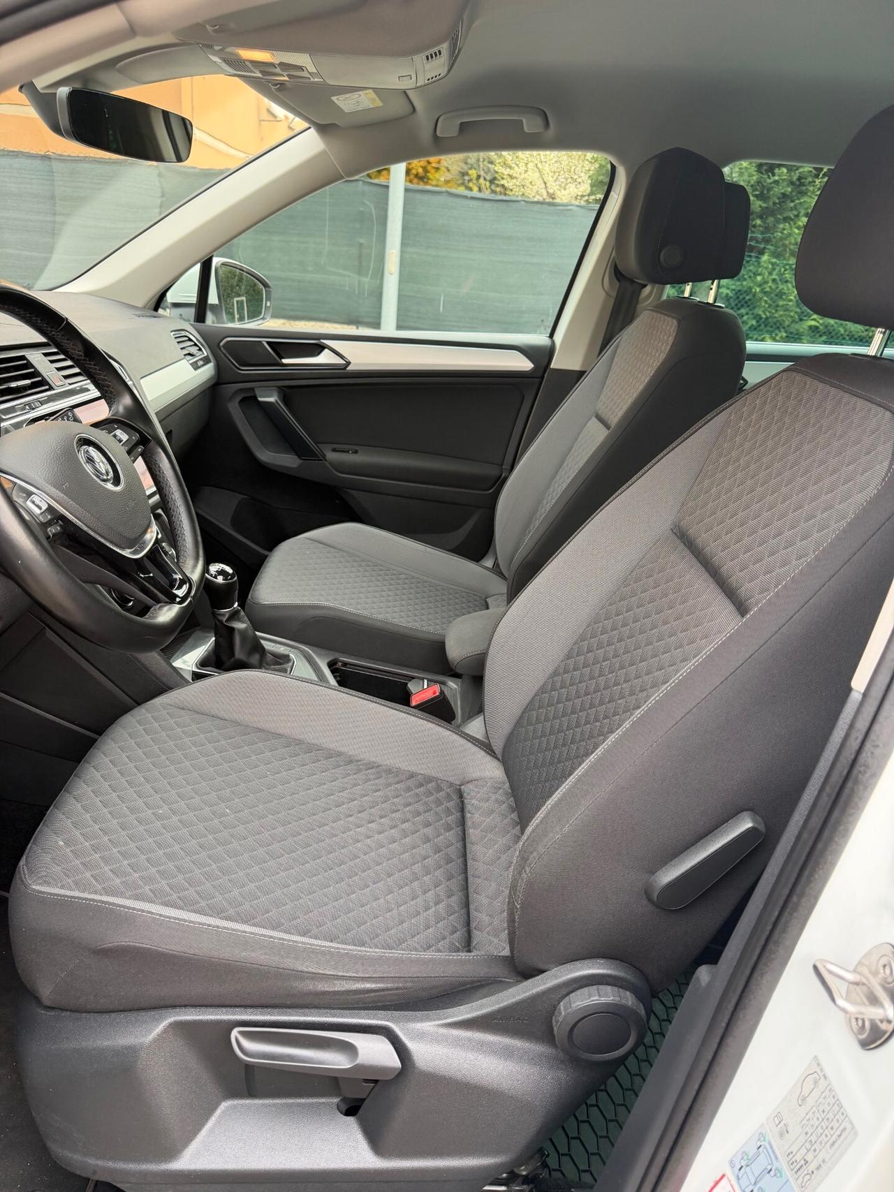 Volkswagen Tiguan 1.6 tdi dci - NEOP. - NAV. - 12 MESI DI GARANZIA -