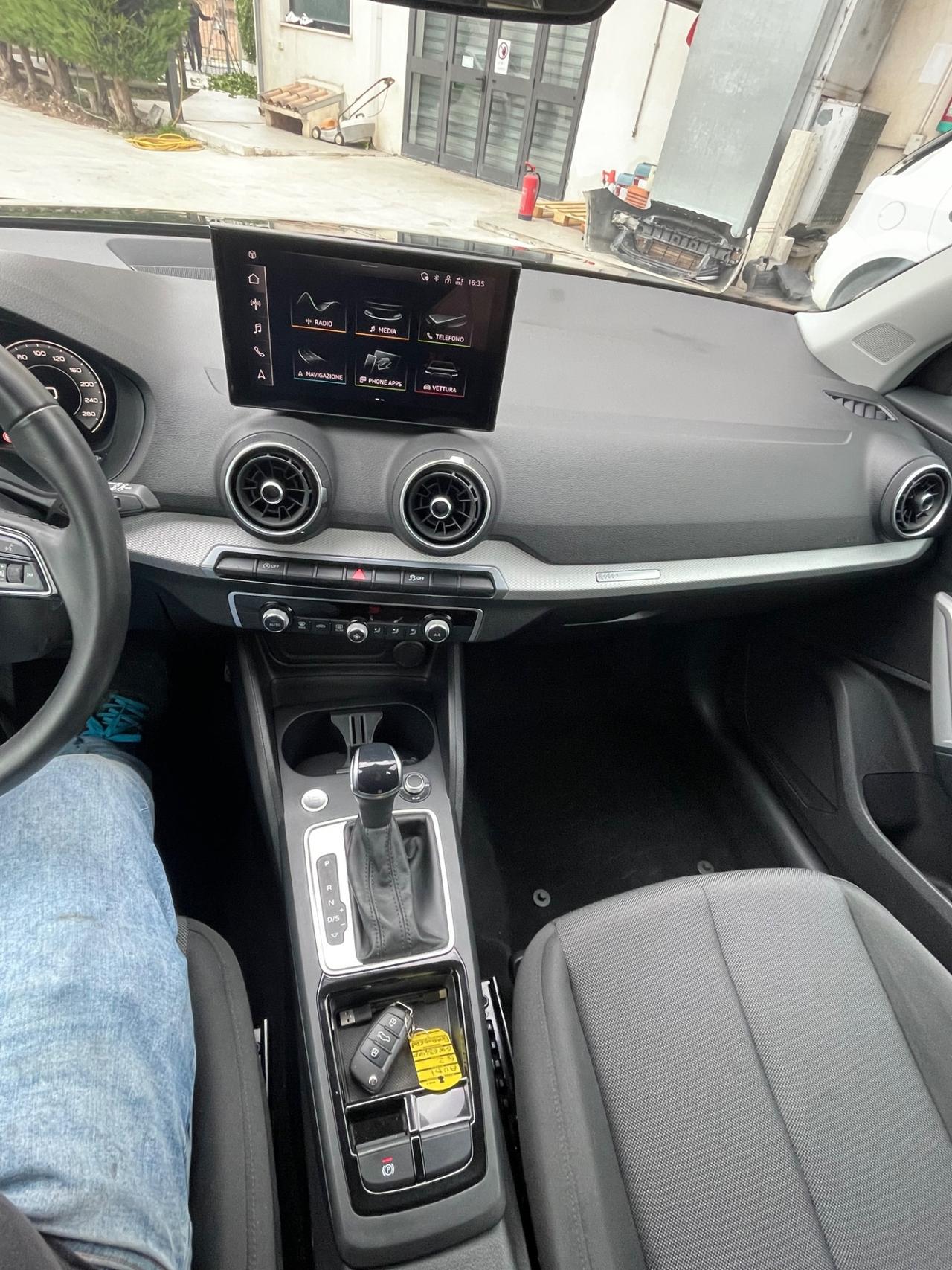 Audi Q2 35 TDI S tronic Business Advanced