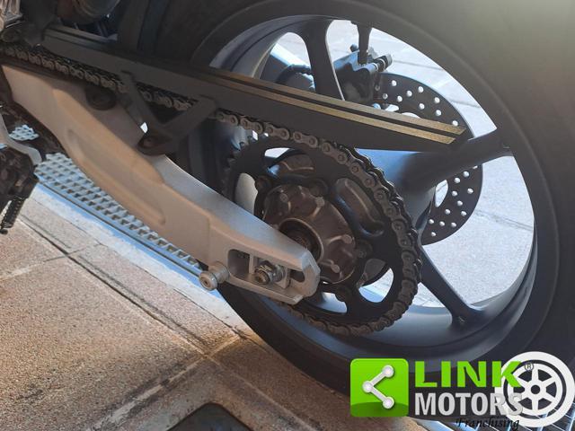 YAMAHA MT-03 .