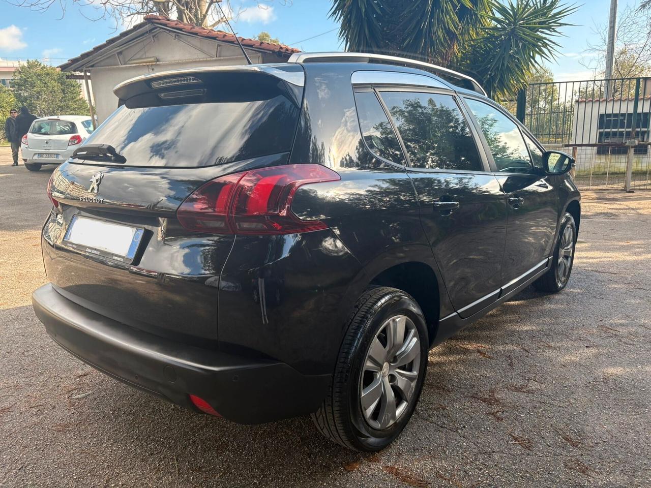 PEUGEOT 2008 1.6 HDI Black Matt - 2018
