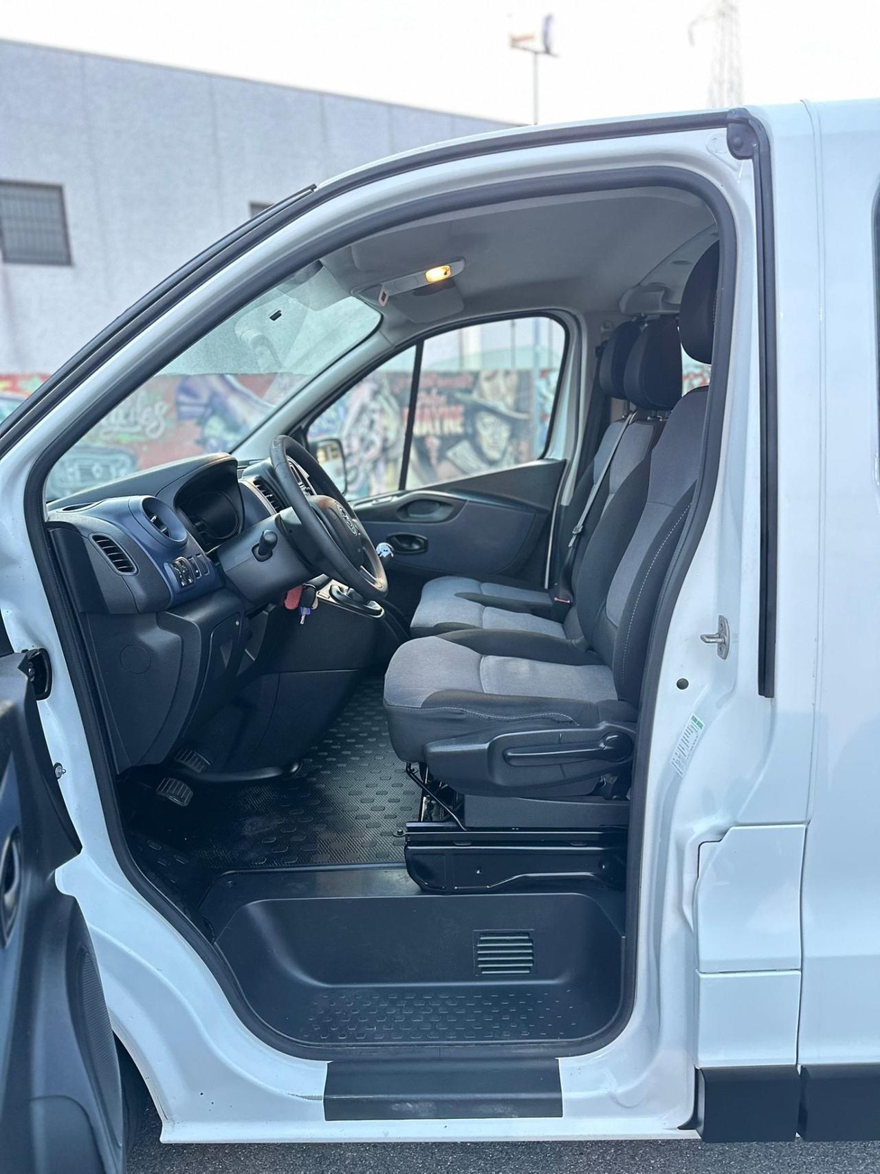 Opel Vivaro 6 posti autocarro