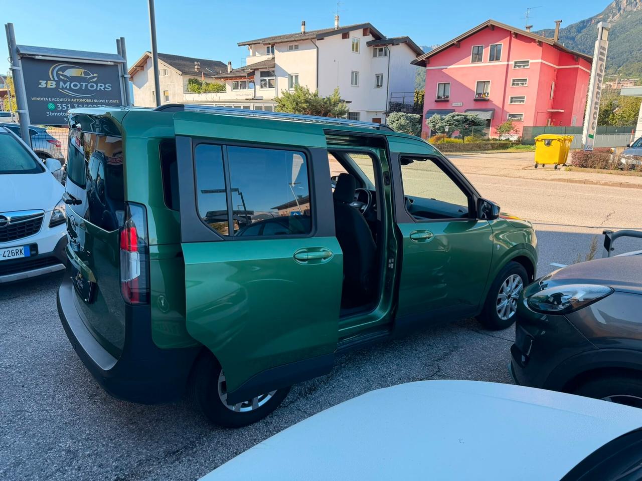 Ford Tourneo Courier 1.0 EcoBoost Titanium