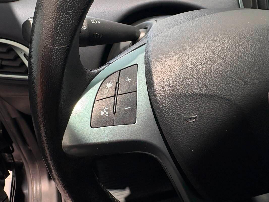 Lancia Ypsilon III 1.0 firefly hybrid Silver Plus s&s 70cv