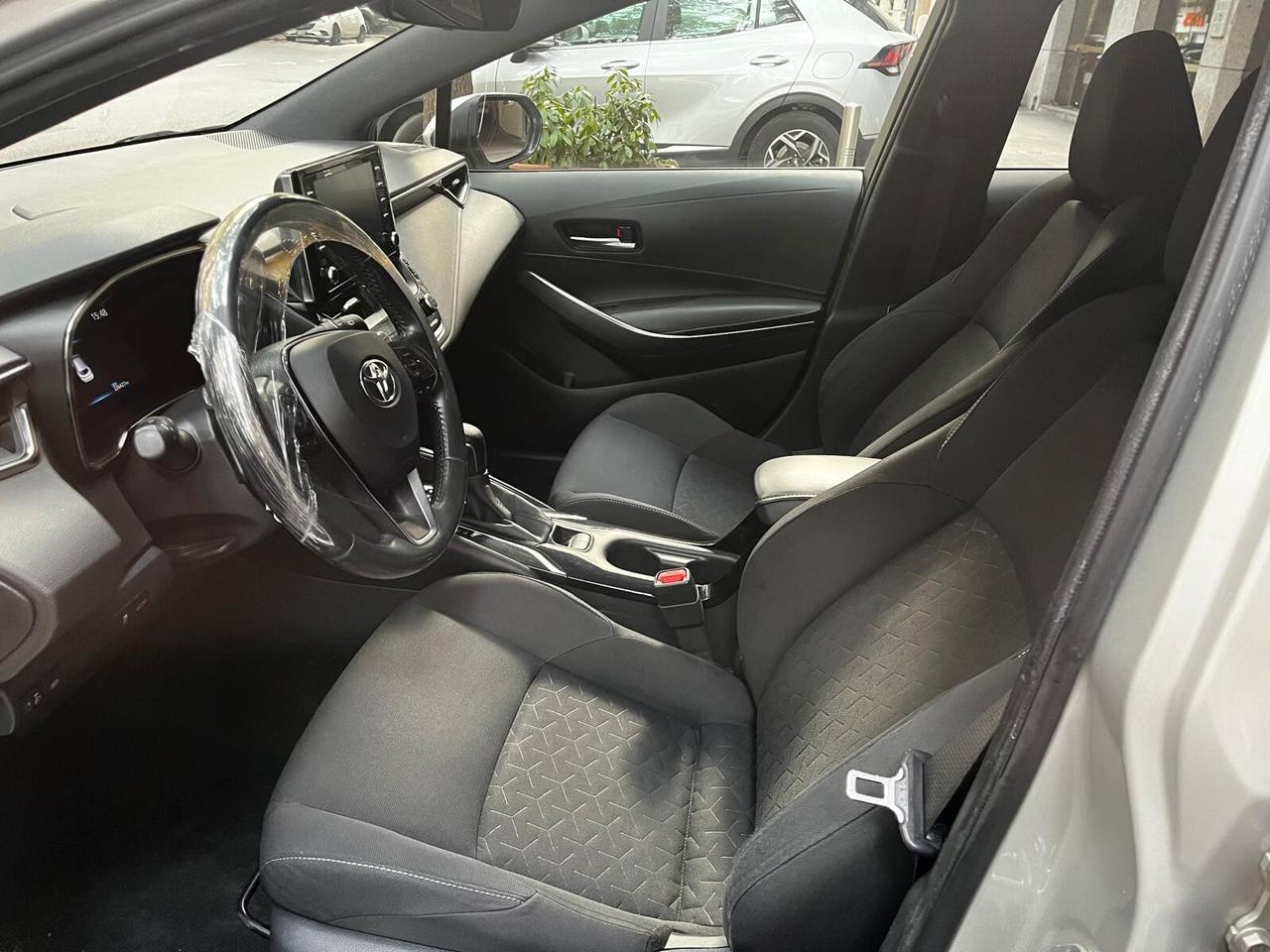 Toyota Corolla Touring Sports 2.0 Hybrid Business