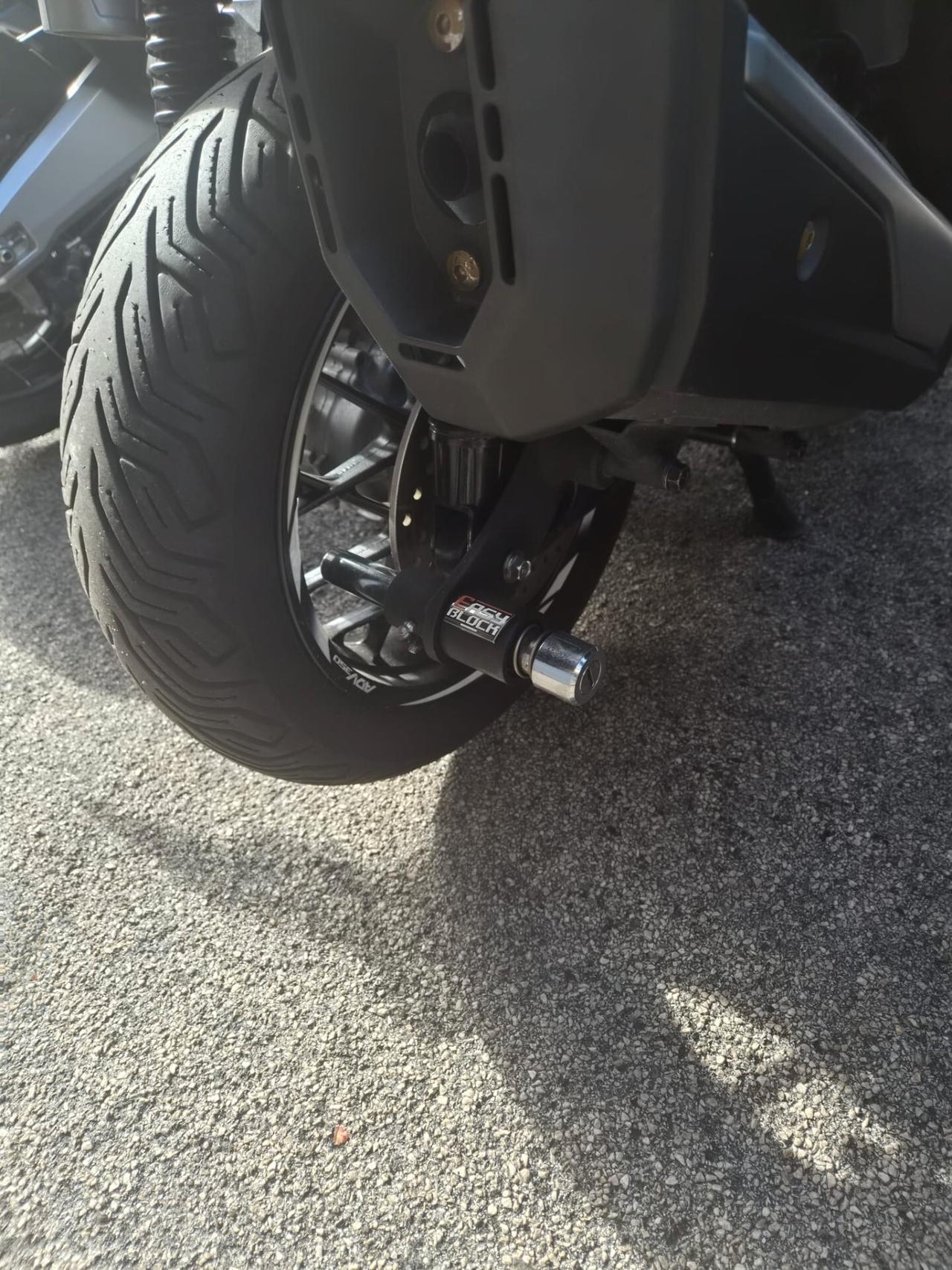 Honda ADV 350