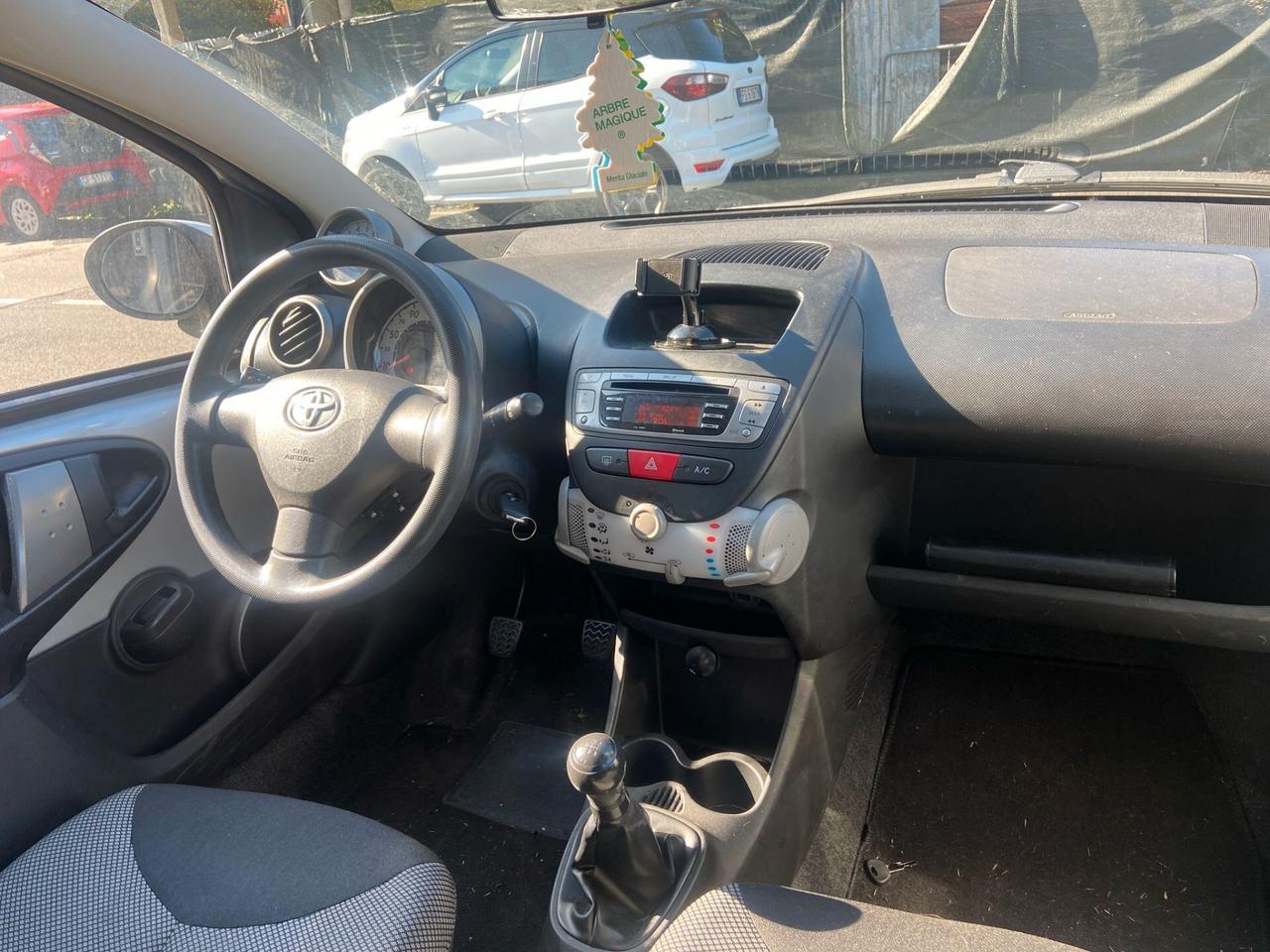 Toyota Aygo 1.0 12V VVT-i 5 porte Orange Connect MMT