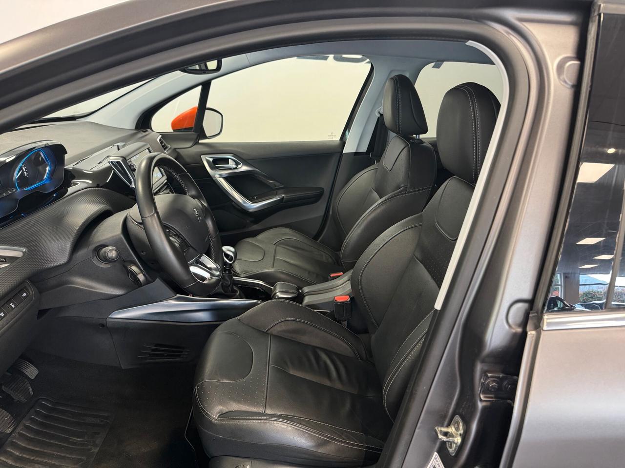 Peugeot 2008 BlueHDi 120 S&S Black Matt OPACO PELLE NAVI