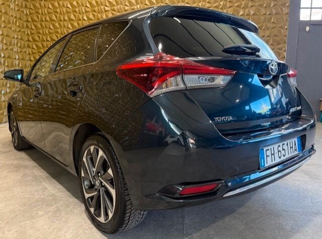 Toyota Auris 1.8 Hybrid Business