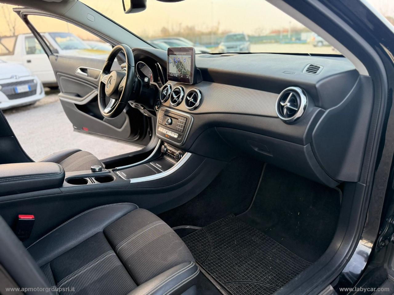 MERCEDES-BENZ GLA 200 d Automatic Sport