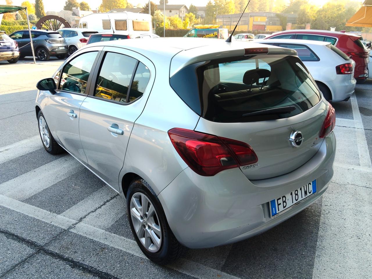 Opel Corsa 1.4 90CV cambio automatico 5 porte 40.000km