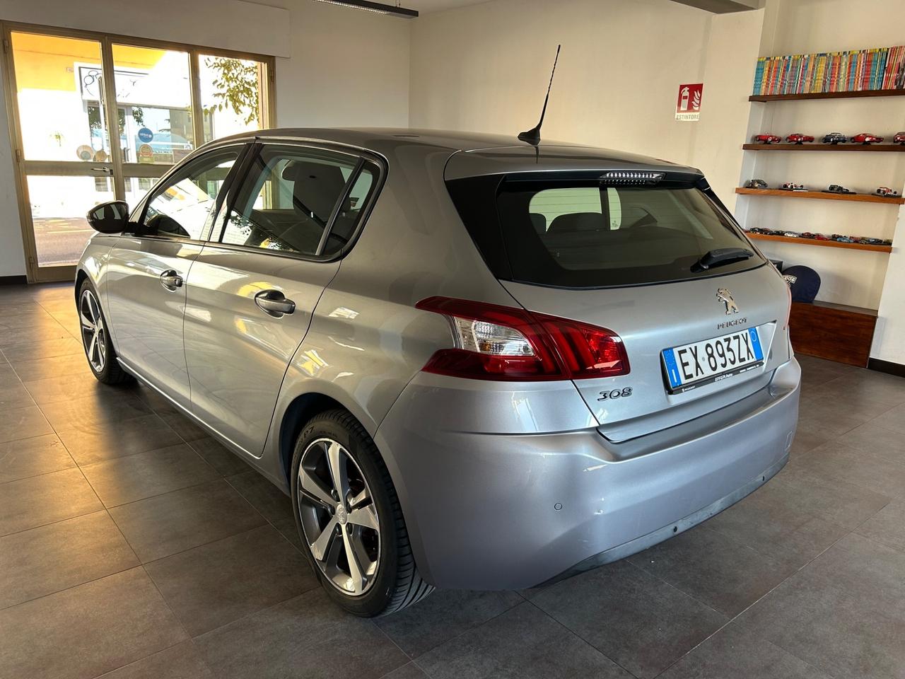 Peugeot 308 BlueHDi 120 S&S EAT6 Allure