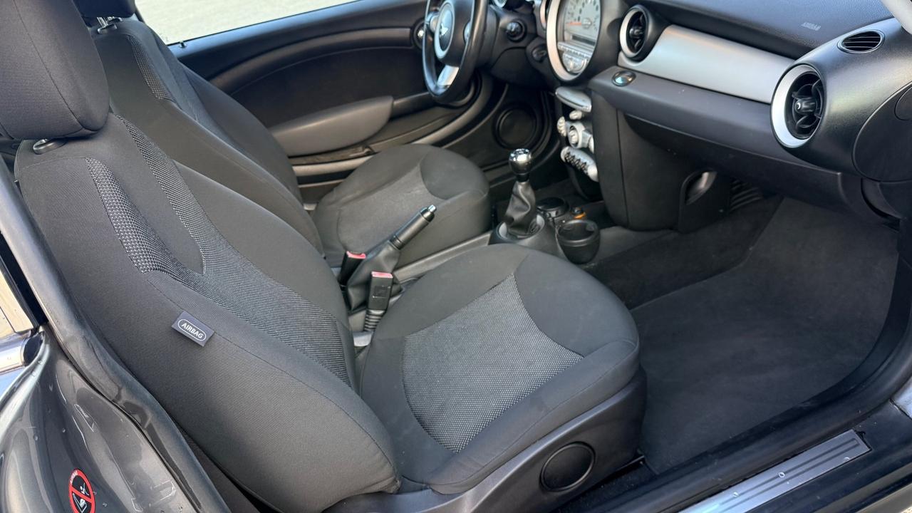 Mini Cooper 1.4 ok neopatentati