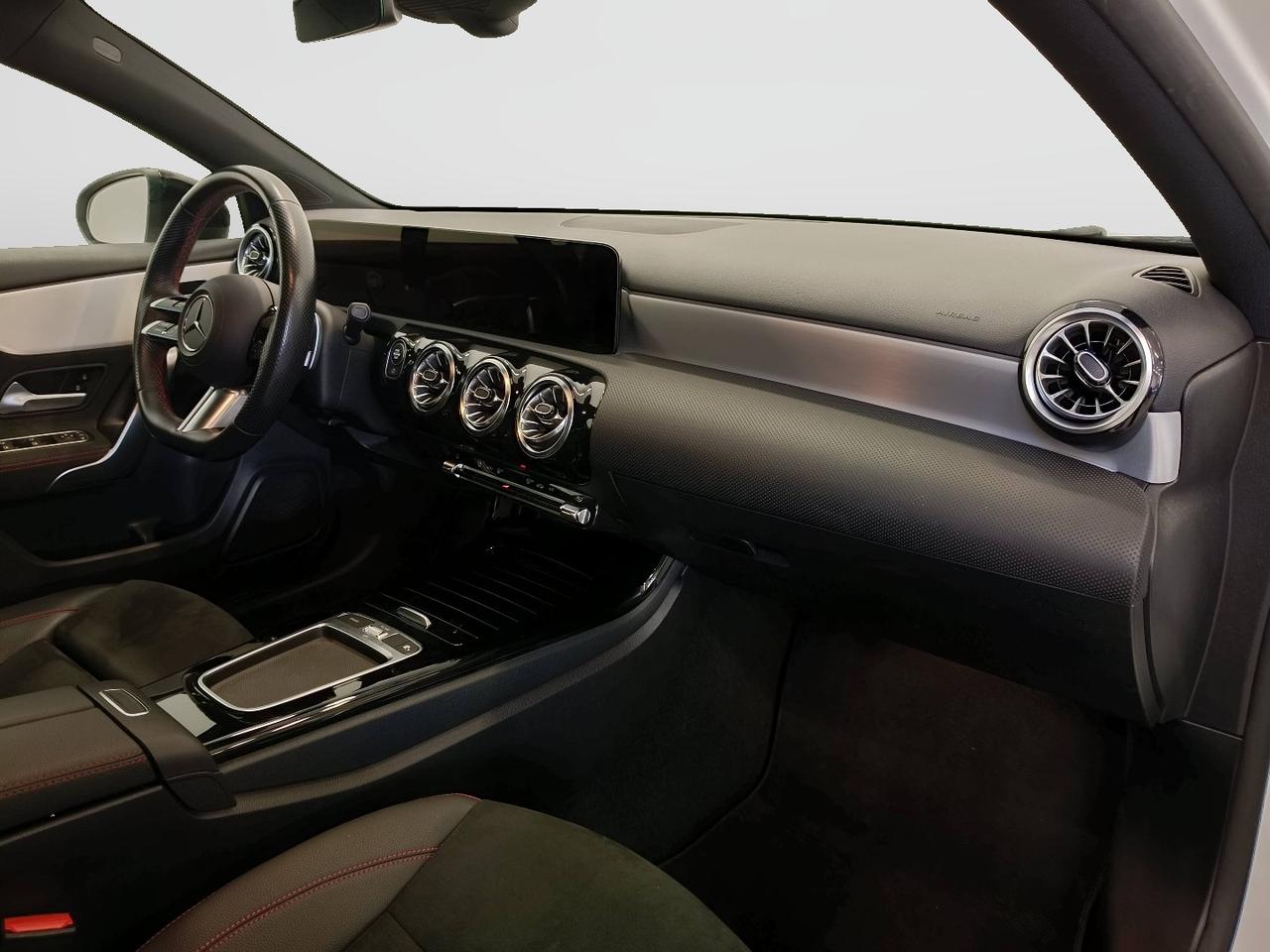 Mercedes-Benz Classe A - W177 2023 - A 180 d AMG Line Advanced Plus auto
