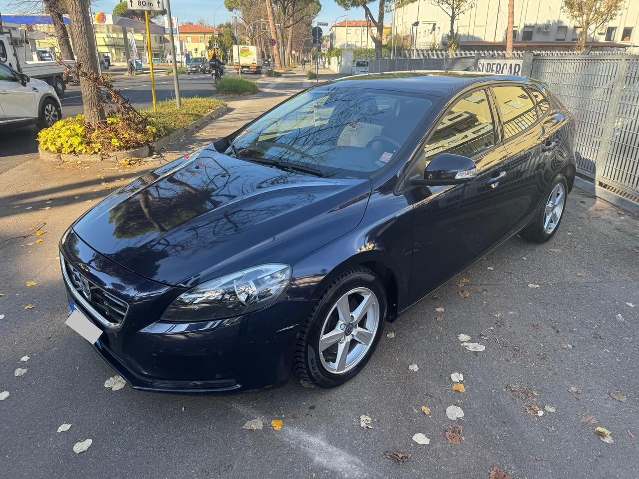 Volvo V40 D2 R-design 1.6 D neopaten garanzia 12m