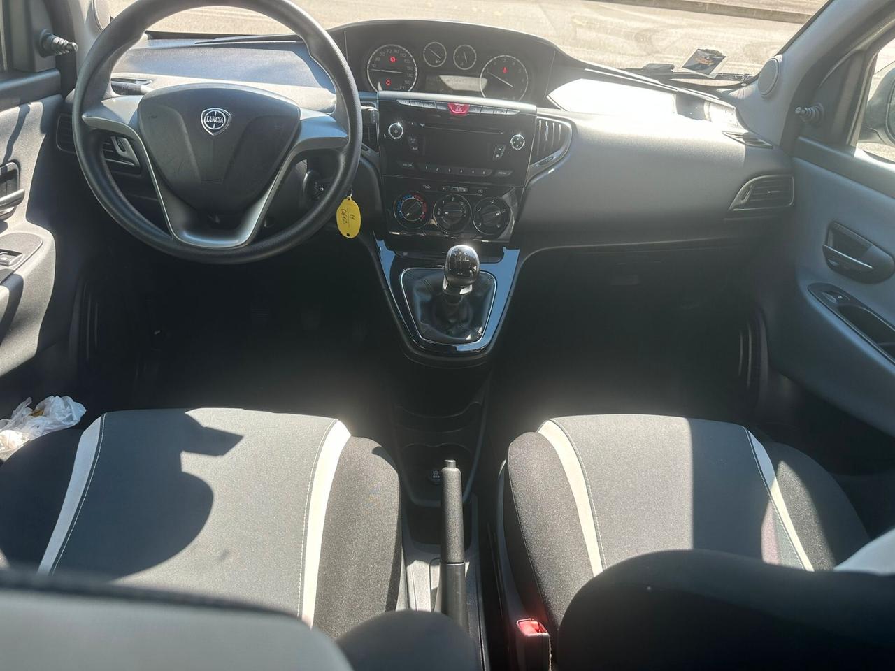 Lancia Ypsilon 1.2 69 CV 5 porte Silver