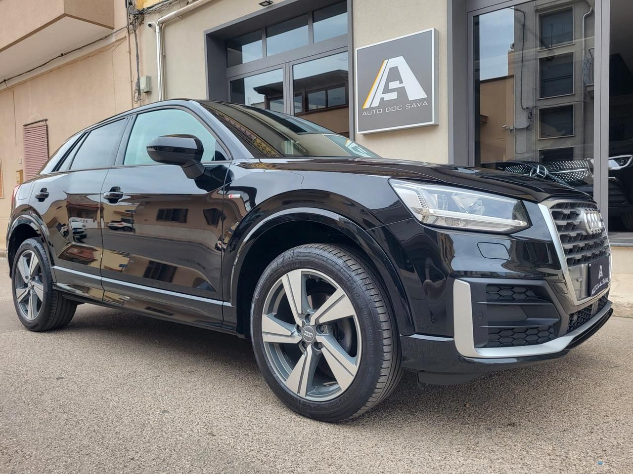 Audi Q2 1600 TDI S line Edition Cerchi 18 Pelle Fari Led...