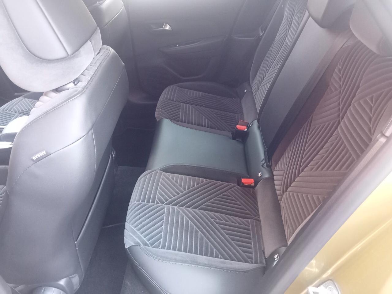 Lancia Ypsilon Hybrid e-DCT LX 2024
