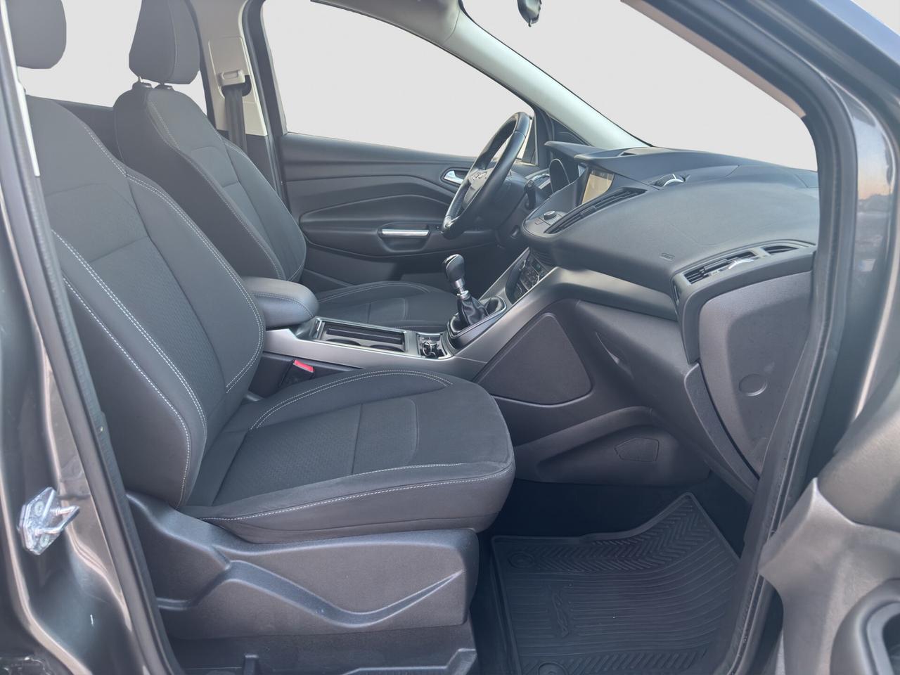 Ford Kuga 1.5 TDCI 120 CV S&S 2WD Titanium