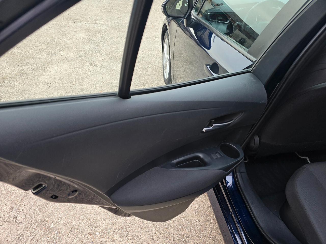 Toyota Corolla 1.8 Hybrid Business